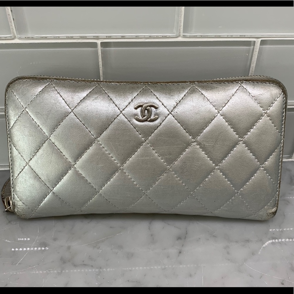 Authentic CHANEL Lambskin Zip wallet